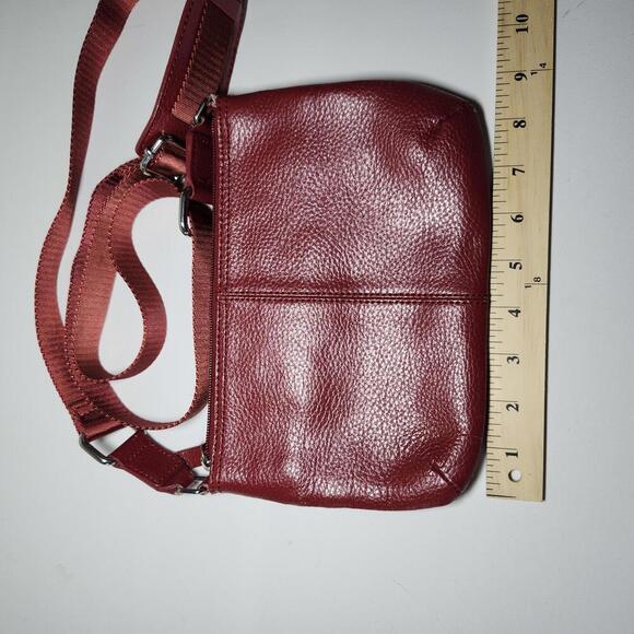 Calvin Klein Women's Red Leather Crossbody Shoulder Bag - Picture 9 of 11